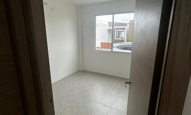 Casa nueva en Santa Cecilia 2 (vía a Ancón) – 2D, patio amplio, ciudadela privada con piscina.sa