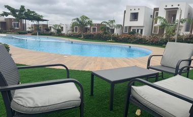 Casa nueva en Santa Cecilia 2 (vía a Ancón) – 2D, patio amplio, ciudadela privada con piscina.sa