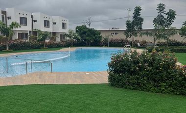 Casa nueva en Santa Cecilia 2 (vía a Ancón) – 2D, patio amplio, ciudadela privada con piscina.sa