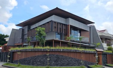 Tropical House with waterfall Manyar Kertoadi V, Surabaya Timur