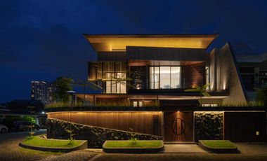 Tropical House with waterfall Manyar Kertoadi V, Surabaya Timur