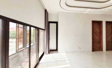 Tropical House with waterfall Manyar Kertoadi V, Surabaya Timur