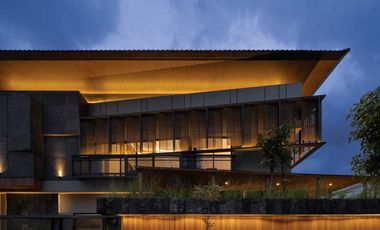 Tropical House with waterfall Manyar Kertoadi V, Surabaya Timur