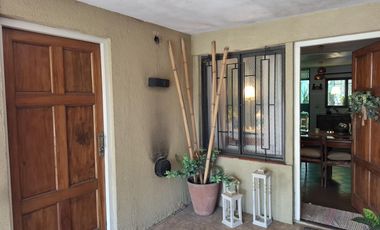 Casa con 4 dormitorios en  José Mármol - Amplio jardín