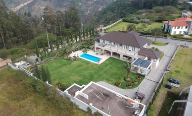 Venta Espectacular Casa con Piscina y amplias áreas verdes - En Puembo. SC