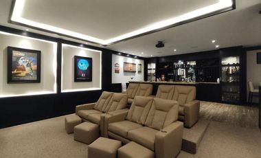 Venta Espectacular Casa con Piscina y amplias áreas verdes - En Puembo. SC