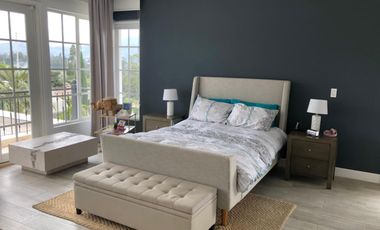 Venta Espectacular Casa con Piscina y amplias áreas verdes - En Puembo. SC