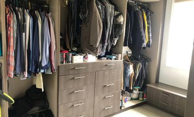 Venta Espectacular Casa con Piscina y amplias áreas verdes - En Puembo. SC