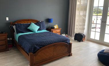 Venta Espectacular Casa con Piscina y amplias áreas verdes - En Puembo. SC