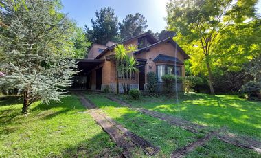 Casa en venta - 3 Dormitorios 2 Baños - Costa del Este