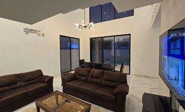 Casa en venta de 4 recámaras  en Residencial Tamora