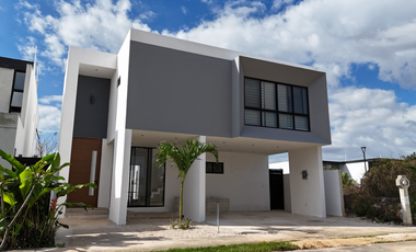 Casa en venta de 4 recámaras  en Residencial Tamora
