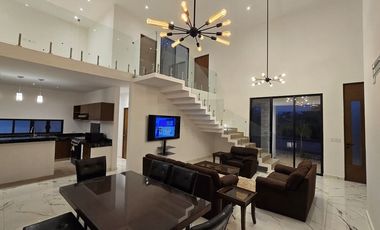 Casa en venta de 4 recámaras  en Residencial Tamora