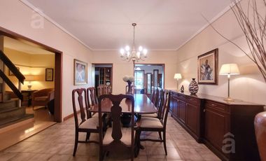 Casa 5 ambientes en Venta en Villa Ballester - Lote 418 m2 a 3 cuadras del centro comercial