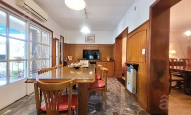 Casa 5 ambientes en Venta en Villa Ballester - Lote 418 m2 a 3 cuadras del centro comercial