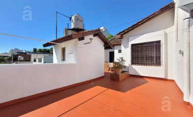 Casa 5 ambientes en Venta en Villa Ballester - Lote 418 m2 a 3 cuadras del centro comercial