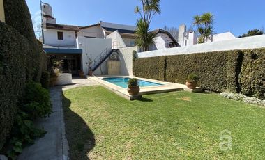 Casa 5 ambientes en Venta en Villa Ballester - Lote 418 m2 a 3 cuadras del centro comercial