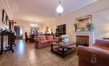 Casa 5 ambientes en Venta en Villa Ballester - Lote 418 m2 a 3 cuadras del centro comercial