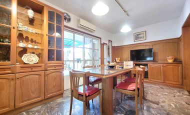 Casa 5 ambientes en Venta en Villa Ballester - Lote 418 m2 a 3 cuadras del centro comercial