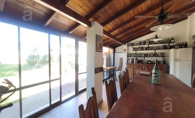 Casa 5 ambientes en Venta en Villa Ballester - Lote 418 m2 a 3 cuadras del centro comercial