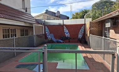 Casa con pileta dos dormitorios apto crédito