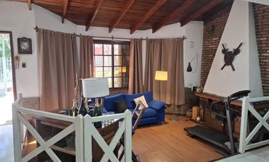 Casa con pileta dos dormitorios apto crédito