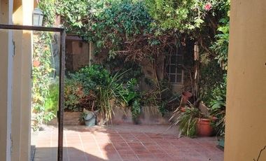 Casa en venta - 3 Dormitorios 2 Baños - Azul