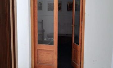 Casa en venta - 3 Dormitorios 2 Baños - Azul