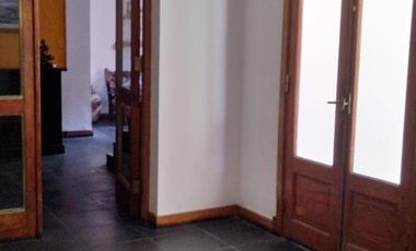 Casa en venta - 3 Dormitorios 2 Baños - Azul