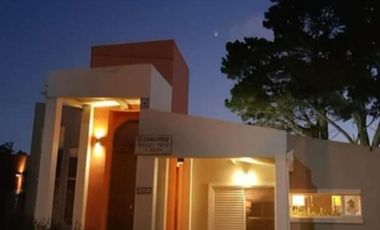 Casa en venta - 2 Dormitorios 2 Baños - La Lucila del Mar