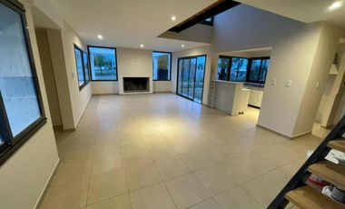 Casa en venta - 2 Dormitorios 3 Baños - Mendoza
