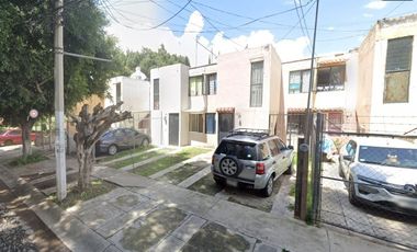 CASA DUPLEX EN VENTA POR JARDINES DEL VALLE ZAPOPAN