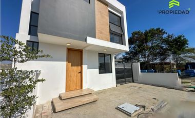 Casas en Urb El Bosque, Manta: seguridad - tranquilidad y plusvalía.