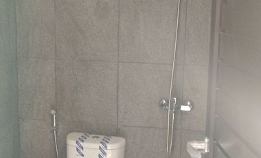 Dijual rumah 2 lantai dgn 3 kamar tidur free shm