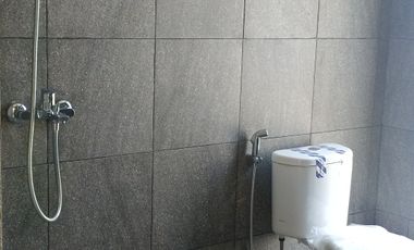 Dijual rumah 2 lantai dgn 3 kamar tidur free shm