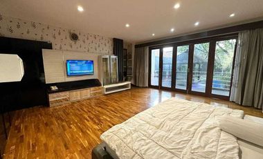 Dijual rumah elite lantai 2 lokasi gatot subroto barat