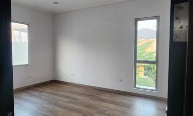 Sewa cepat Rumah Golf Island PIK Ukuran 10x20 HOEK dekat danauu cantik