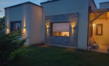 Casa en venta - 2 Dormitorios 1 Baño - Costa Chica