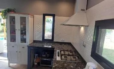 Casa en venta - 2 Dormitorios 1 Baño - Costa Chica