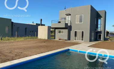 VENTA Casa en Área 10 - San Sebastián APTO CRÉDITO (ESCRITURABLE)