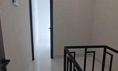 RUMAH Baruk Utara inner garden super lega area rungkut kompleks elit