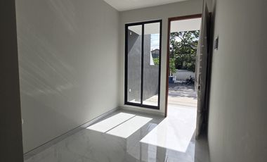 RUMAH Baruk Utara inner garden super lega area rungkut kompleks elit