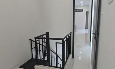 RUMAH Baruk Utara inner garden super lega area rungkut kompleks elit