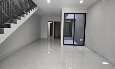 RUMAH Baruk Utara inner garden super lega area rungkut kompleks elit