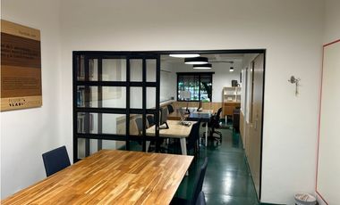 Vendo hermosa oficina 44 metros en Parques del Rio unidad cerrada