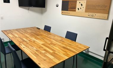 Vendo hermosa oficina 44 metros en Parques del Rio unidad cerrada