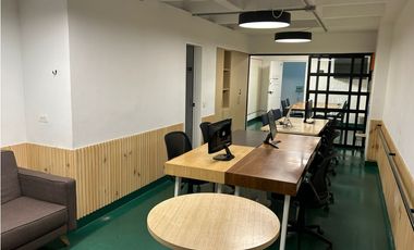 Vendo hermosa oficina 44 metros en Parques del Rio unidad cerrada