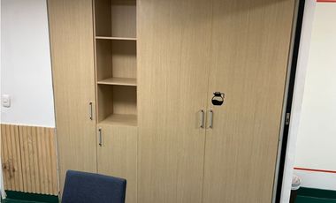 Vendo hermosa oficina 44 metros en Parques del Rio unidad cerrada