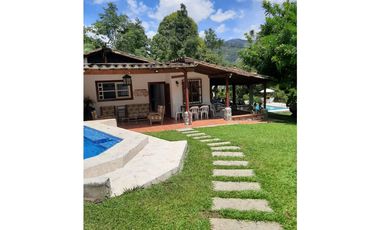 VENTA  DE CASA FINCA EN MPIO. DE GIRARDOTA
