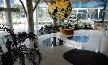 OFICINA EN COSTA DEL ESTE FINANCIAL PARK AMOBLADA CON DIVISIONES 122M2